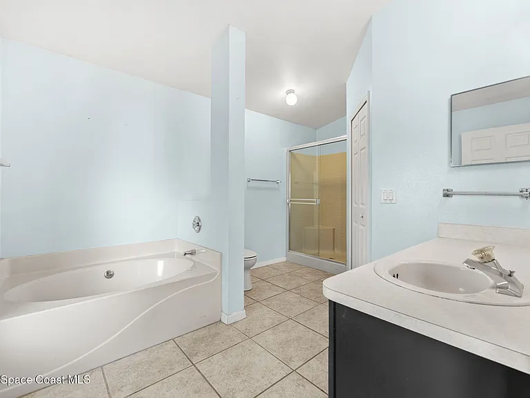 4211 Swanna Dr — Photo 32