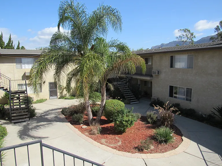 346 S Steckel Dr — Photo 2