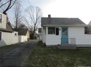4 Garden St, Branford, CT 06405