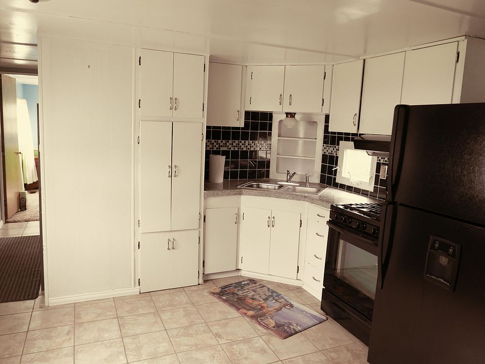 2nd image of 15642 Rich Ln