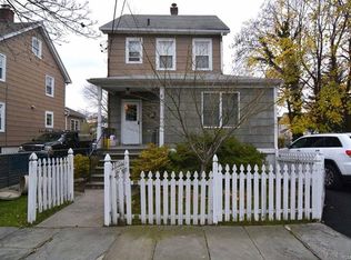 38 Spruce St, New Rochelle, NY 10805