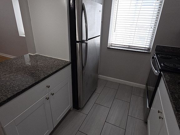 4th image of 24 Colgate Rd APT 9