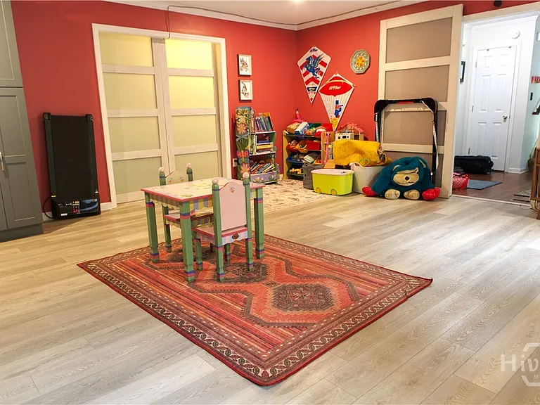 135 Brookstone Pl — Photo 4