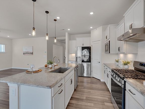 5th image of 4705 Okeechobee Ct