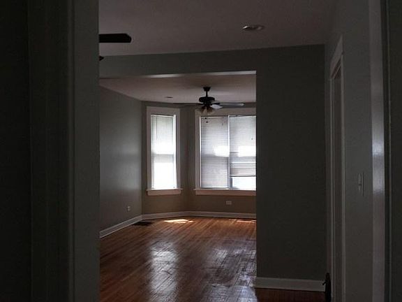 5th image of 4717 N Artesian Ave #1