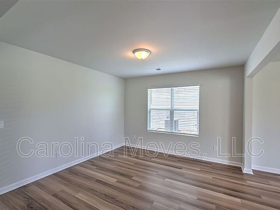 3rd image of 218 Whittier St