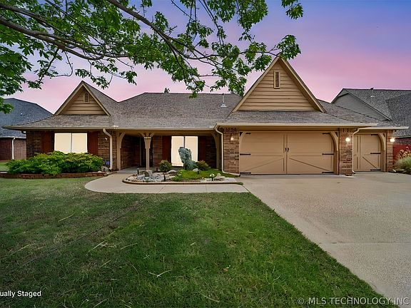 2nd image of 8949 N 139th East Ave