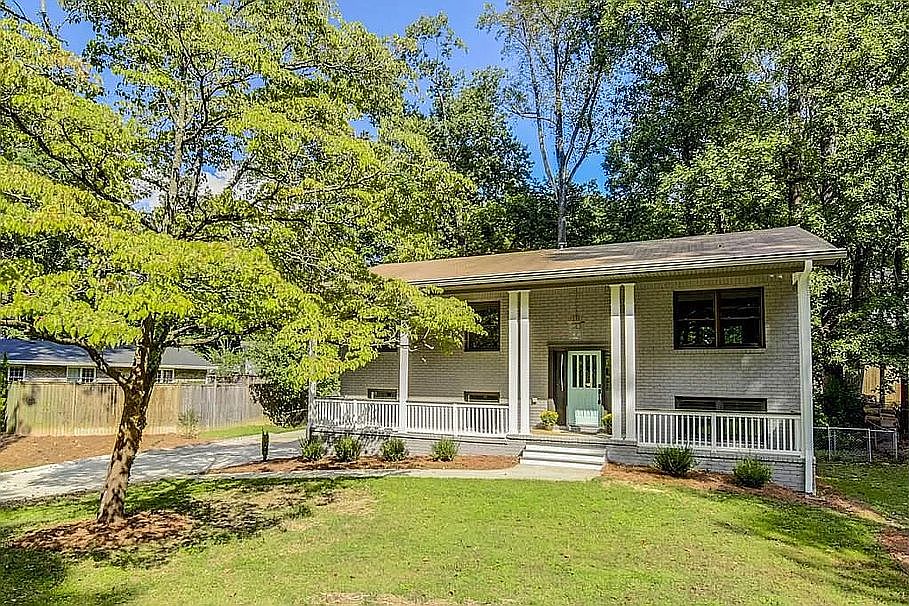 2nd image of 4097 Longview Dr