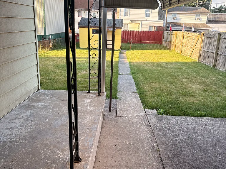 636 Walnut St — Photo 18