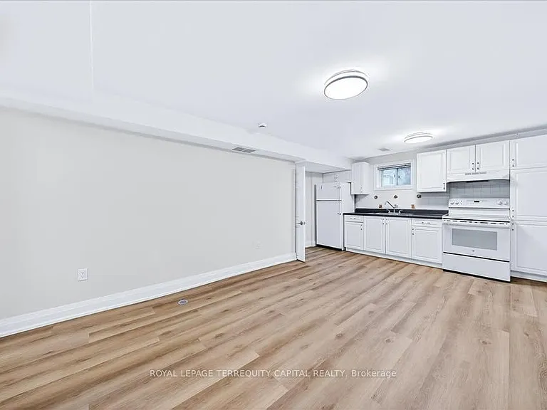 65 Glenmanor Dr #LOWER — Photo 6