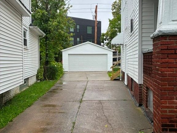 2nd image of 3252 Kildare Rd