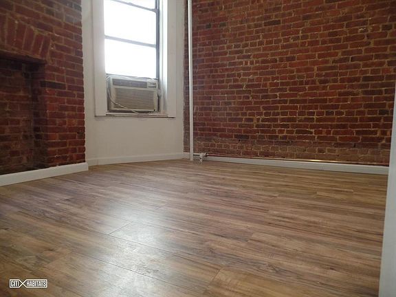 3rd image of 1838 A C Powell Blvd APT 11