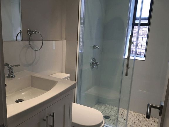 5th image of 236 E 13th St #24428