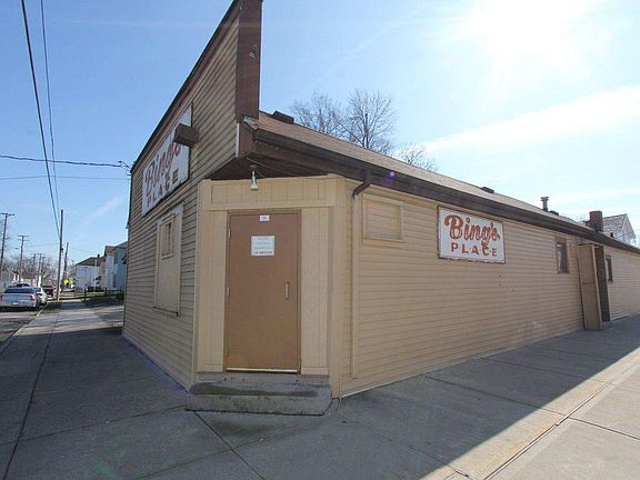 2nd image of 401 Weber St