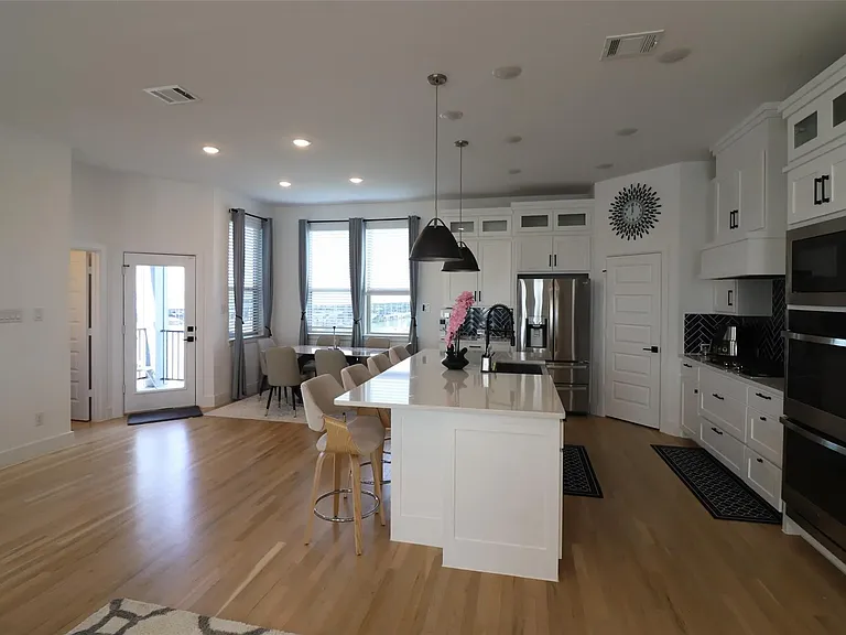 1205 Marc Pl — Photo 23