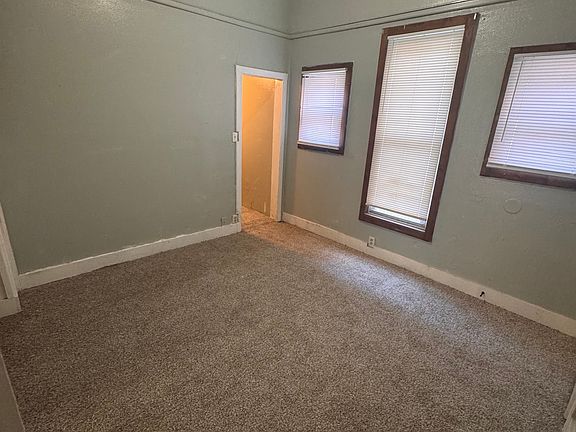 3rd image of 515 S Moffet Ave