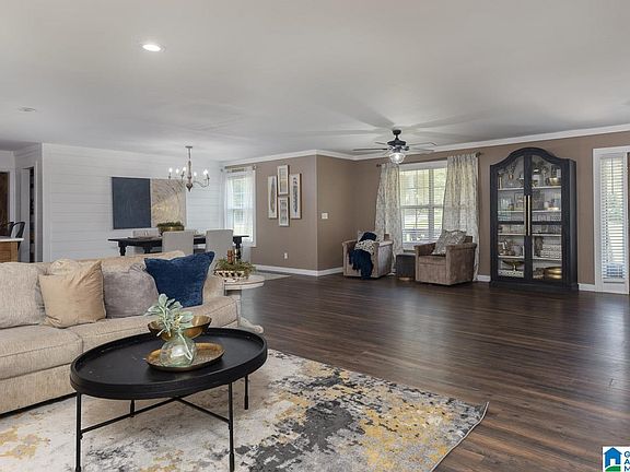 3rd image of 104 Heasletts View Ln