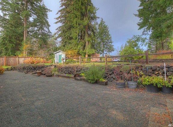 4th image of 606 Holly Ln