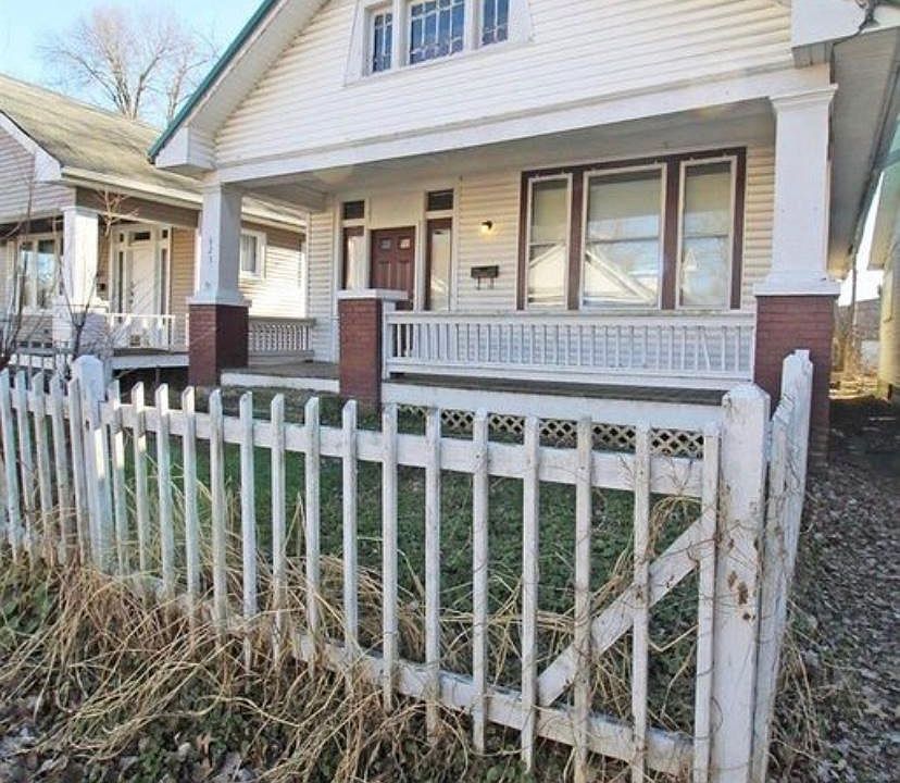 1st image of 623 Jackson Ave