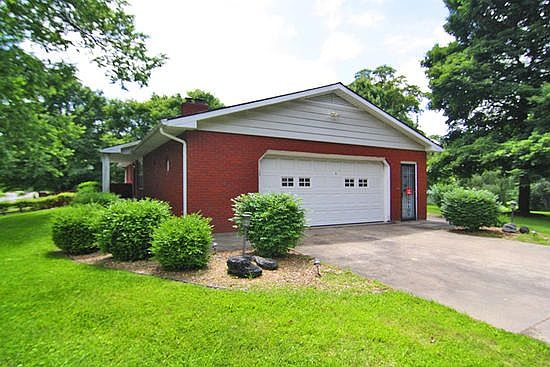 2nd image of 429 Donna Dr