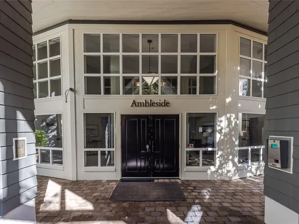 5650 Edgewater Ln #113, Nanaimo, BC V9T 6K1