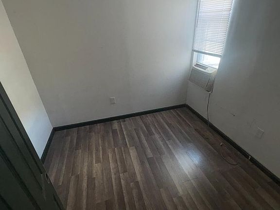2nd image of 5527 Crowson St