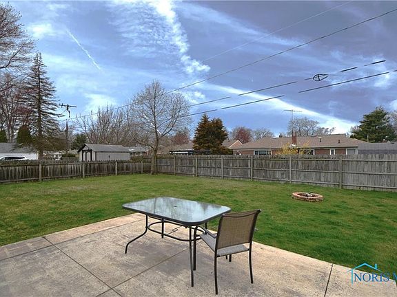 3rd image of 3018 Grantwood Dr