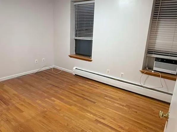 542 Dahill Road image 9 of 10