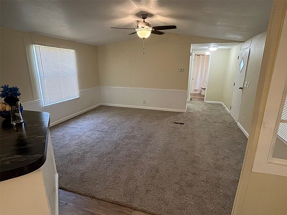 4th image of 510 Williams St