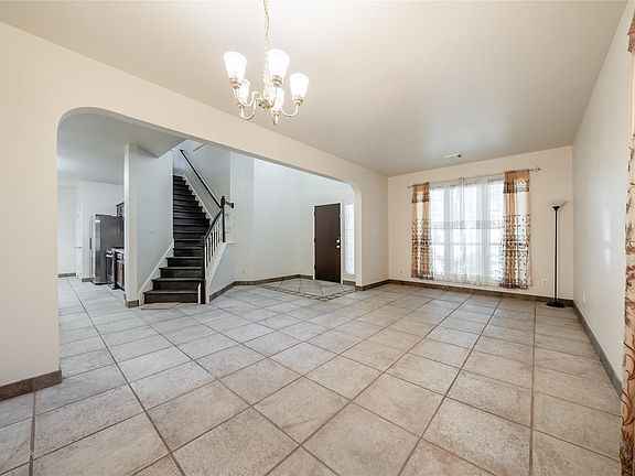 3rd image of 915 Double File Trl