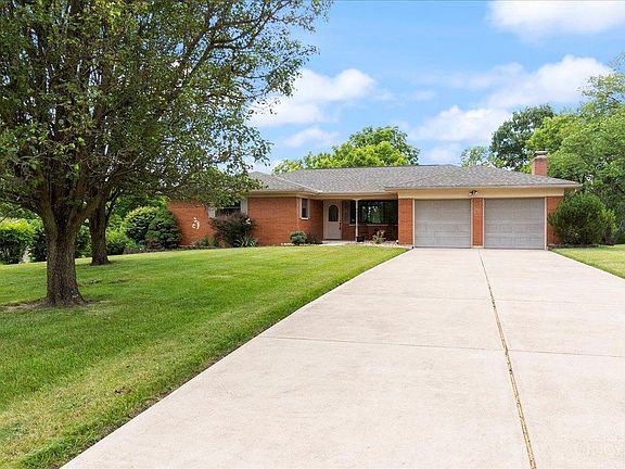2nd image of 8489 Ashwood Dr