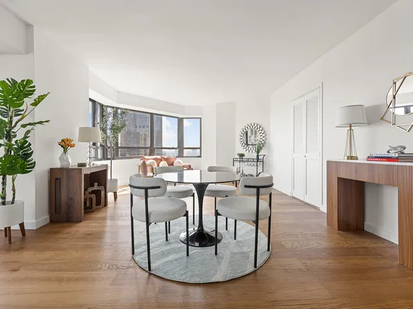 240 East 47th Street 37C image 3 of 18