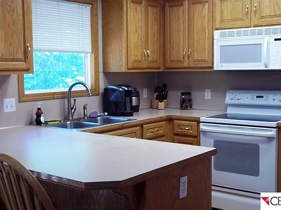 4th image of 1015 Bradford Dr
