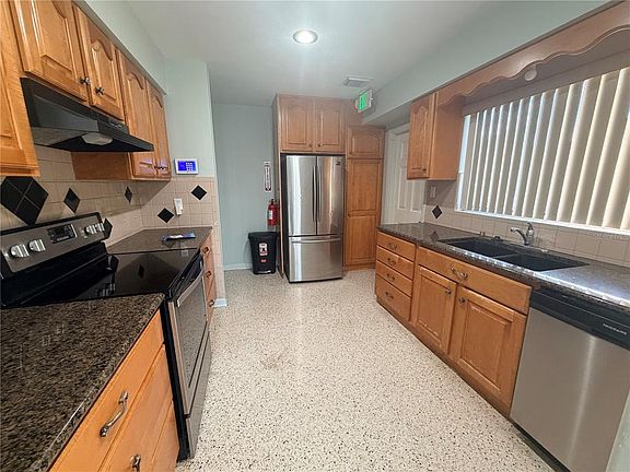 5th image of 3111 26th St W