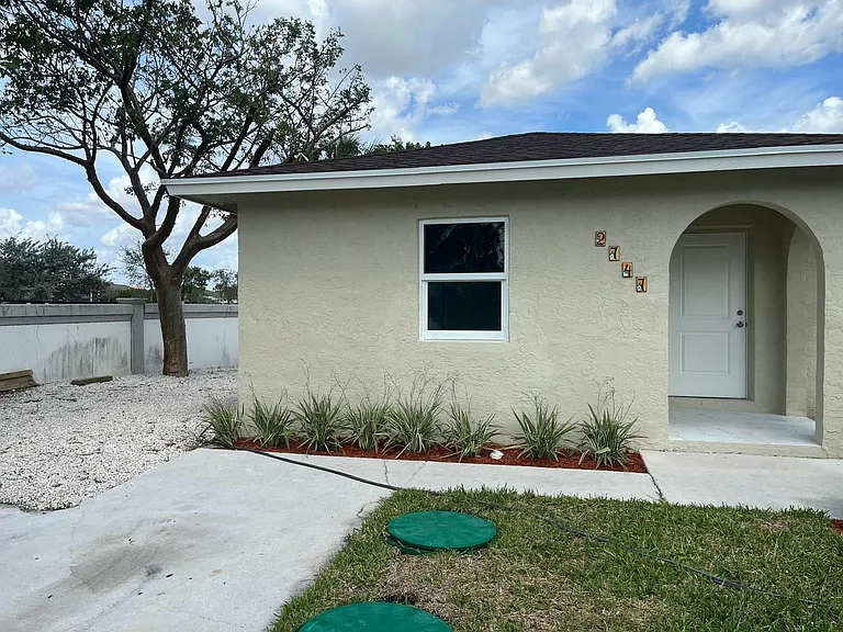 2747 Summit Blvd — Photo 14