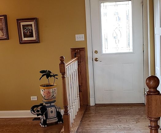 3rd image of 10033 S Menard Ave