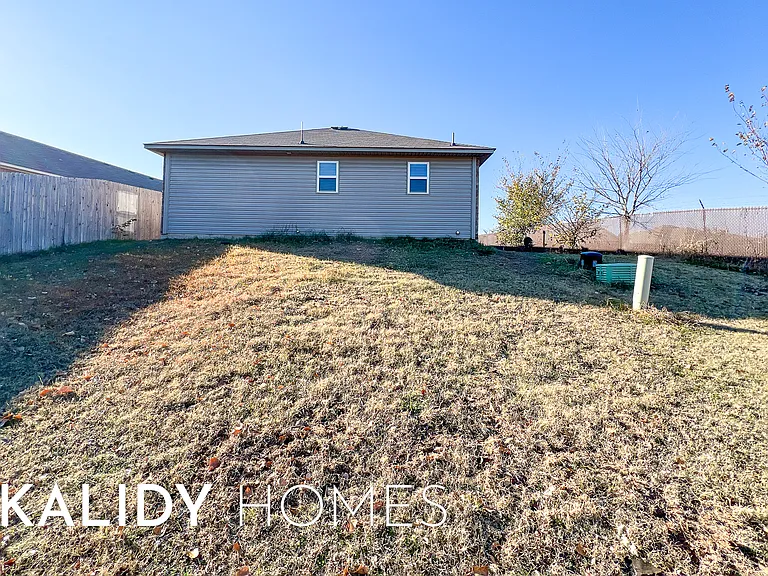 7802 Bennie Ter — Photo 23