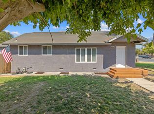 1112 W San Joaquin Ave, Tulare, CA 93274