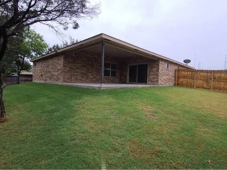 1424 Dryden Ave — Photo 5