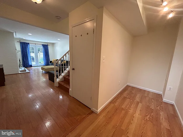 5916 Dorchester Way — Photo 26
