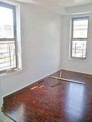 2nd image of 15 Wadsworth Ave APT 3B