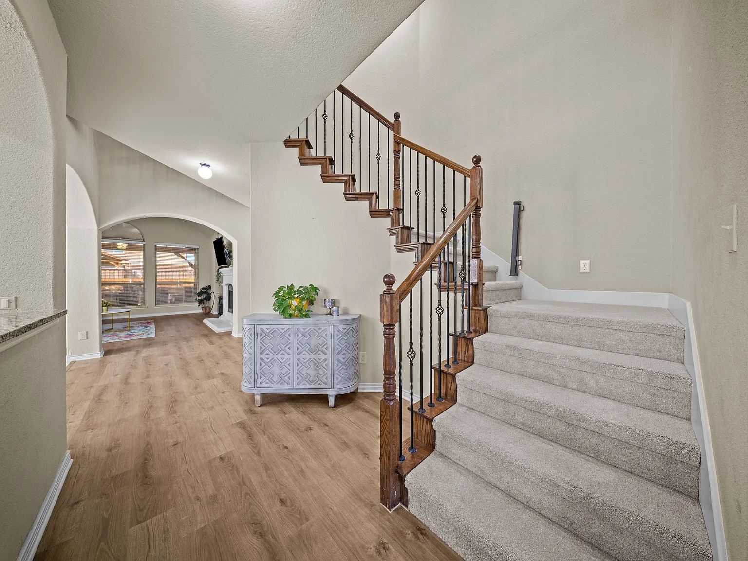 5 bed, 3460 sqft, $3,675 — Photo 4