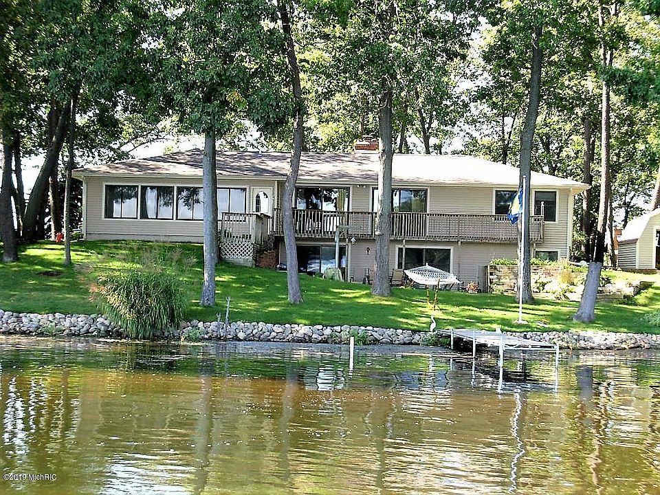 1st image of 25235 Ironwood Dr