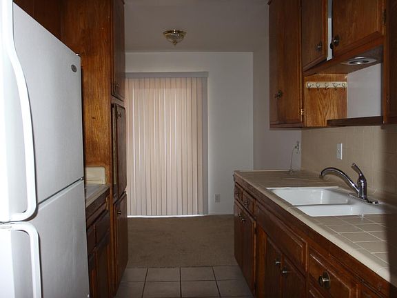 2nd image of 440 Chestnut Ave Unit 2C
