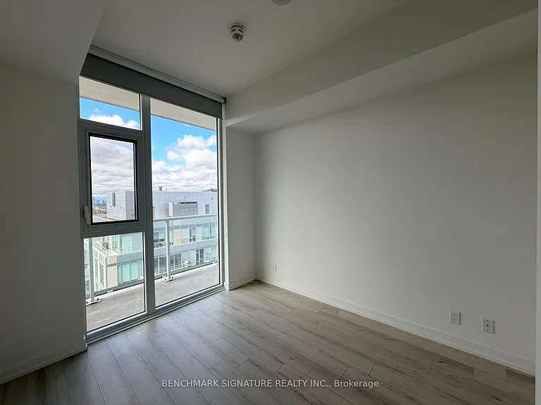 33 Helendale Ave #2613 — Photo 6