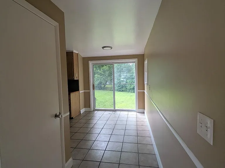261 Morrow Dr — Photo 5