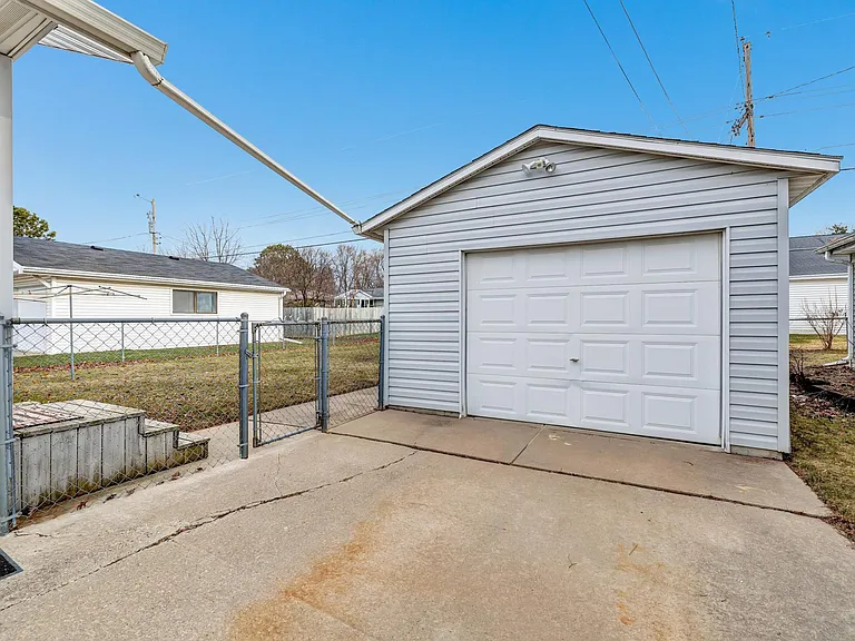 1420 Langlade Ave — Photo 14