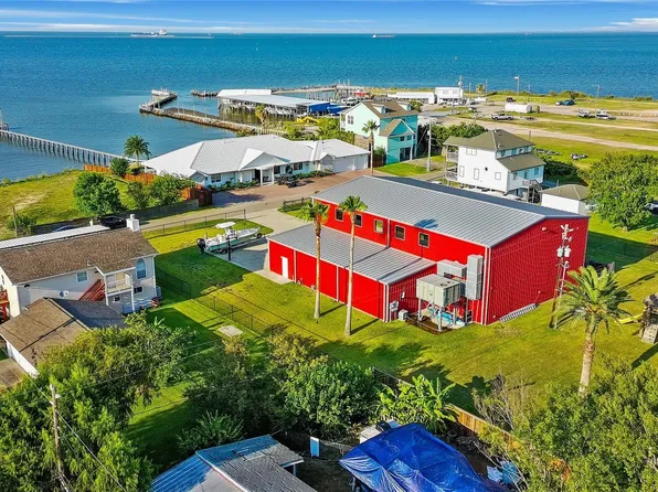 211 1/2 Avenue A, Dickinson, TX 77539