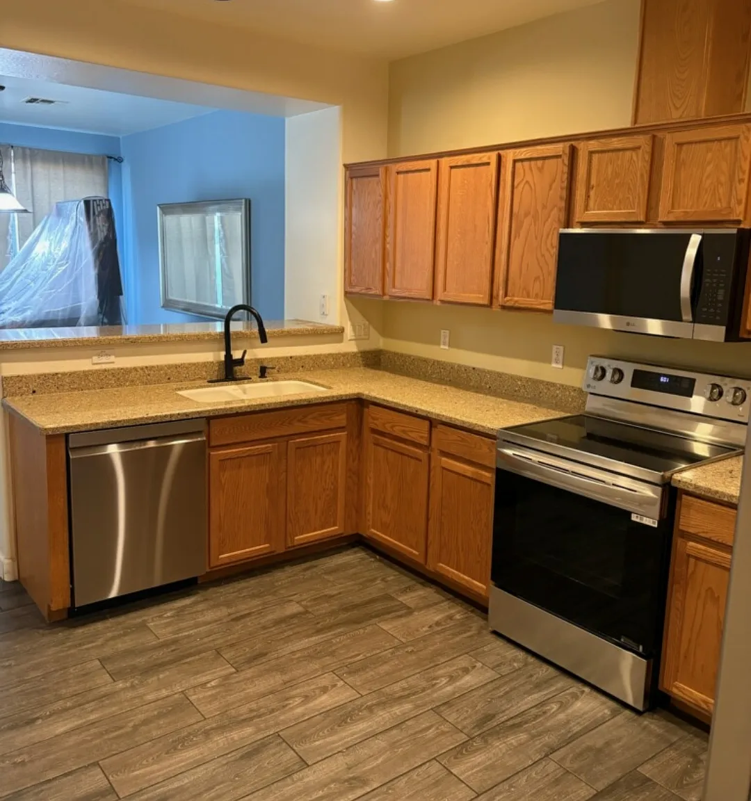 3 bed, 1586 sqft, $2,100 — Photo 1