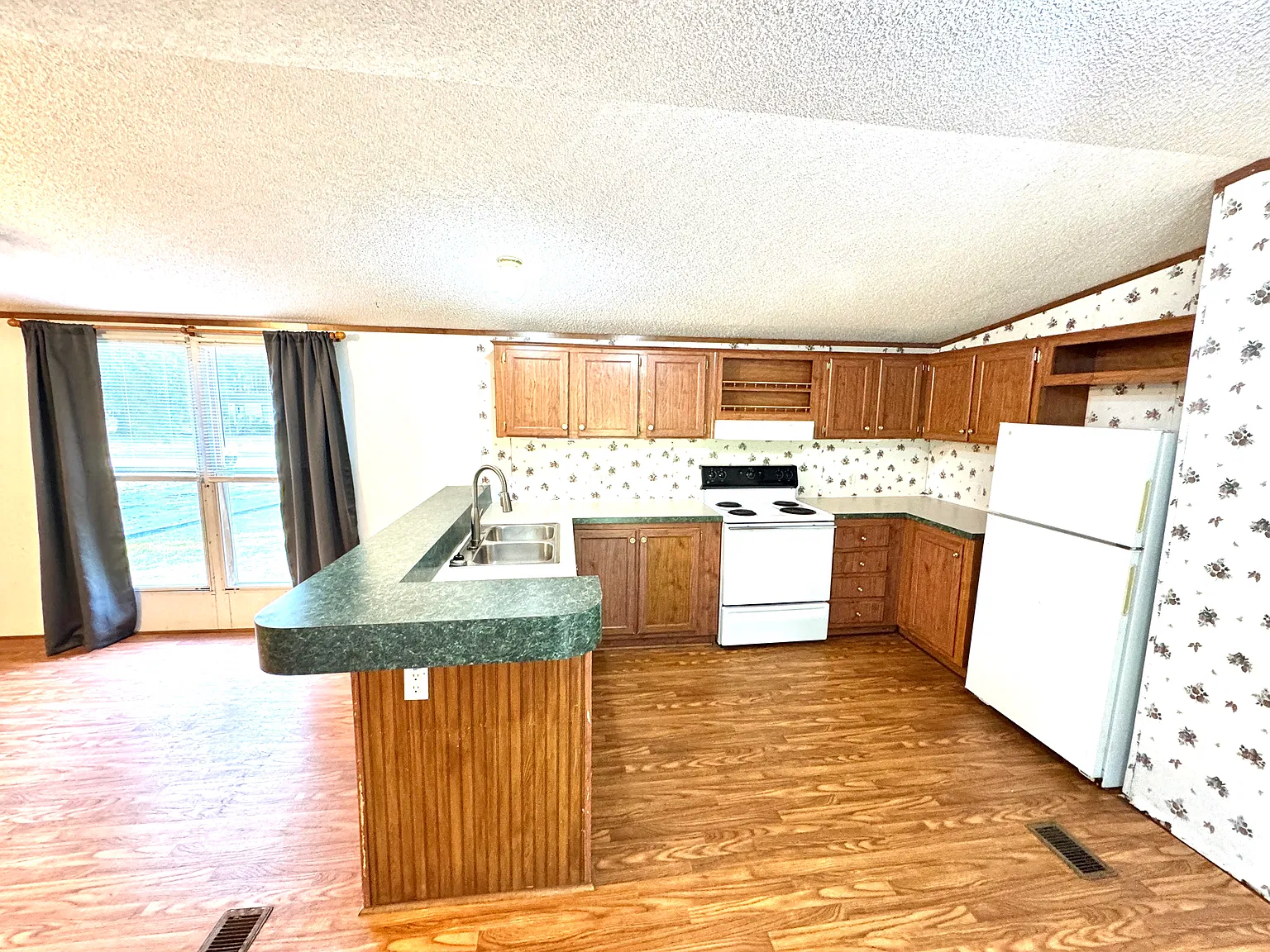 108 Kelway Dr — Photo 4